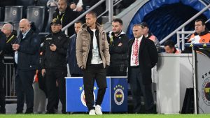 pereira-fenerbahce-maglubiyeti-sonrasi-takimin-ilk-yari-performansini-elestirdi-vlx0.jpg