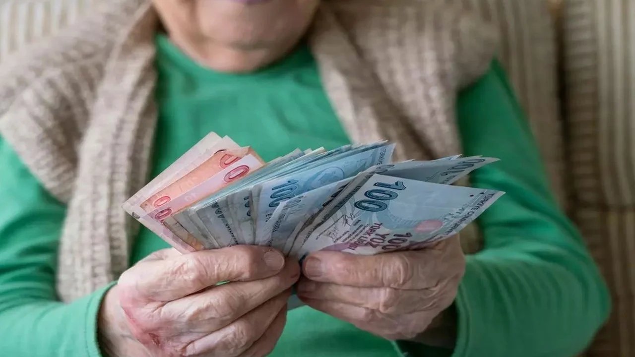 ‘Refah payı artışıyla en düşük emekli maaşı 31 bin TL’yi aşabilir’