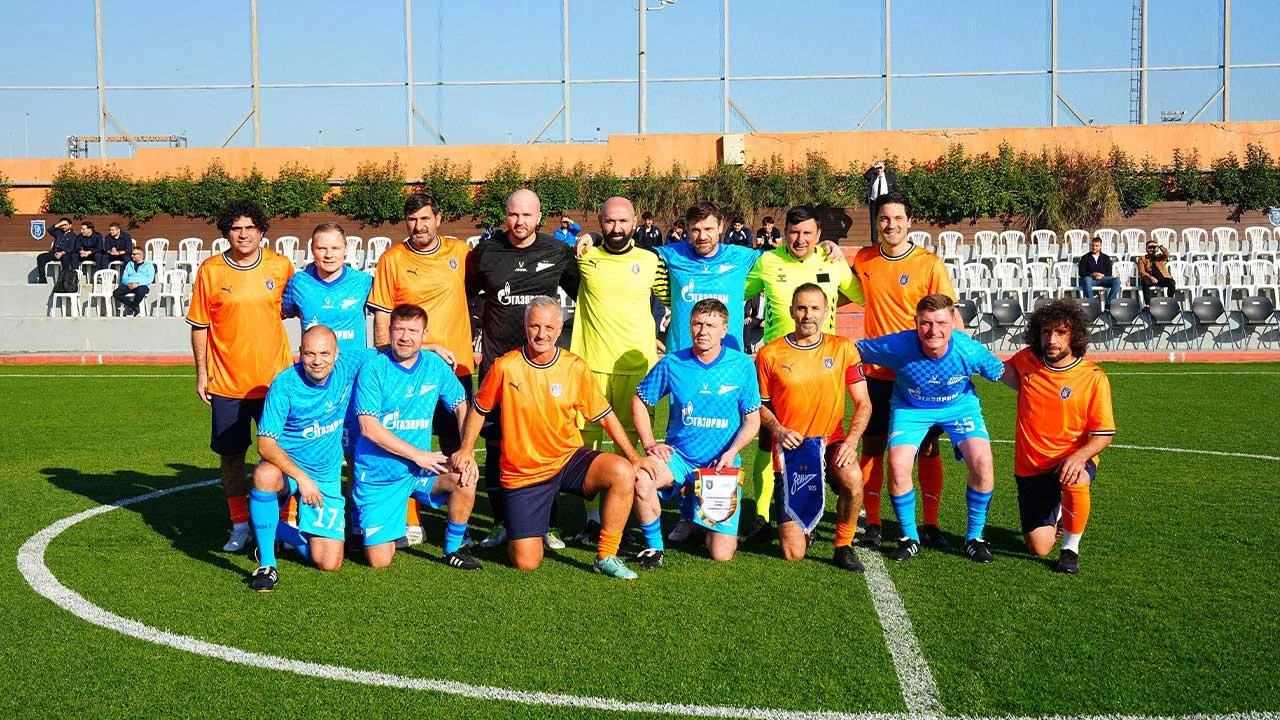 Başakşehir veteranları Zenit’i dostluk maçında 3-2 yendi