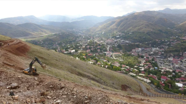 Bitlis’te çığ tehlikesine karşı 1270 metrelik kar perdesi yapılacak