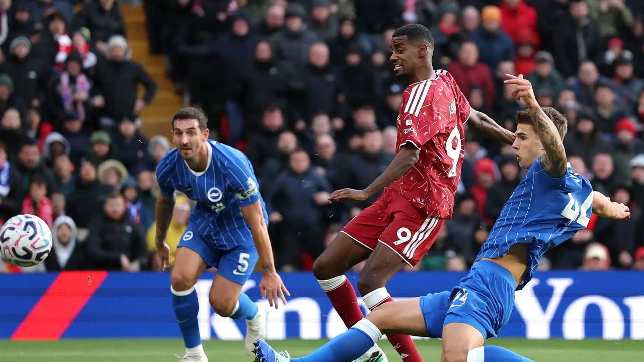 Liverpool, Brighton’ı 2-0 mağlup etti: Ferdi Kadıoğlu sakatlandı